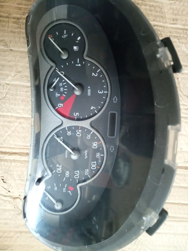 Cuadro de Mando Peugeot Partner 1.9 Diesel/206
