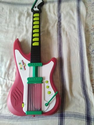 Guitarra Imaginarium de segunda mano por 12 EUR en Madrid en WALLAPOP