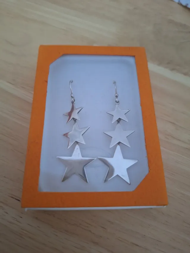 Pendientes de plata 3 estrellas. A ESTRENAR.