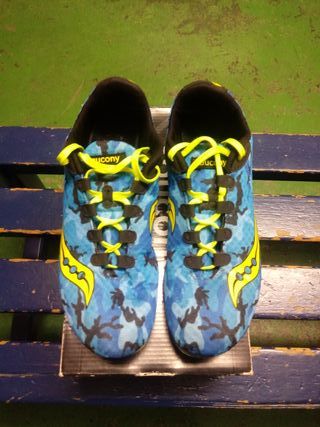 zapatillas de clavos saucony
