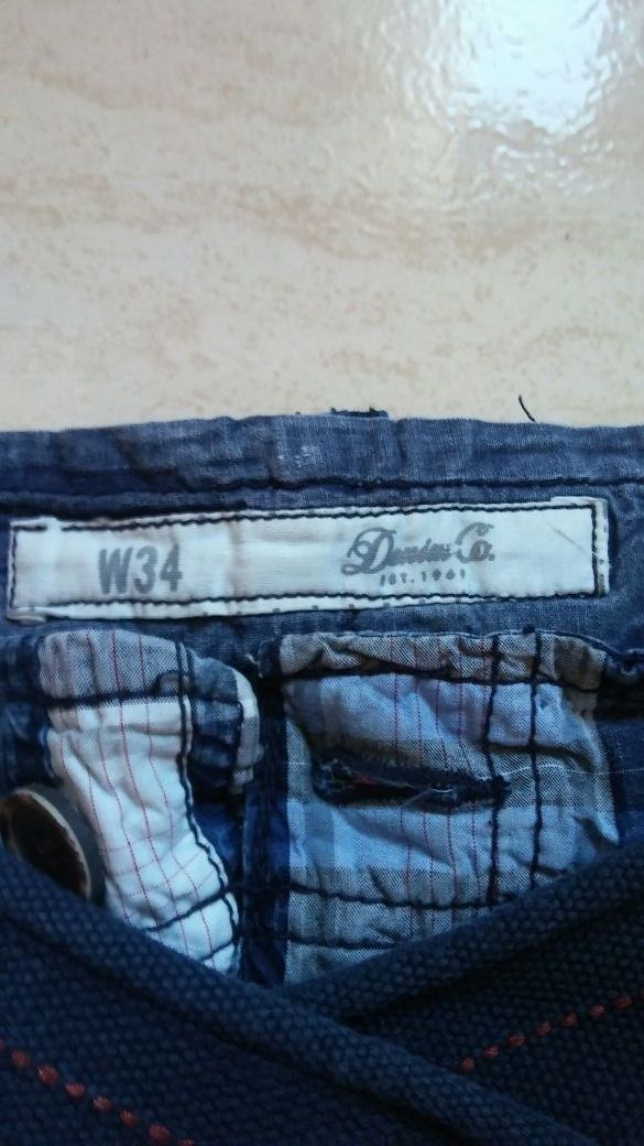 Pantalón  vaquero bermuda.....