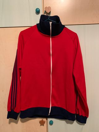 Sudadera vintage tipo adidas roja y azul de segunda mano por 15 EUR en Sant  Antoni de Calonge en WALLAPOP