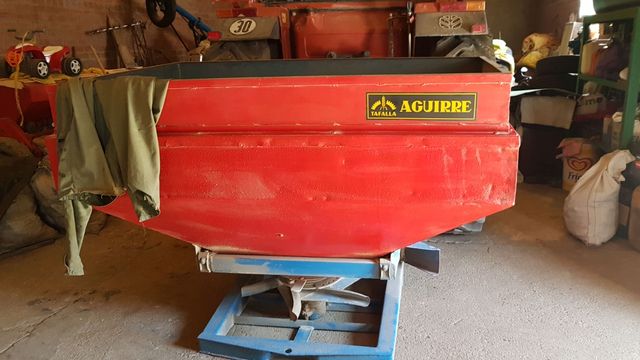 abonadora Aguirre 2000 kilos