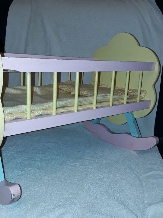 cuna balancín para muñecas