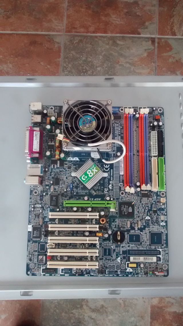 PLACA BASE + PROCESADOR AMD