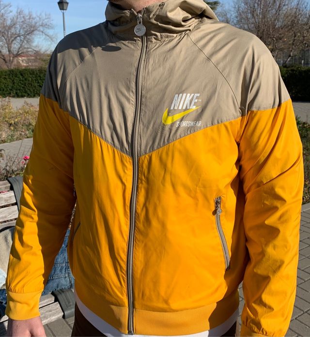 antena consonante Mandíbula de la muerte Chaqueta nike amarilla. Edicion limitada.air max, de segunda mano por 40 € en Madrid en WALLAPOP antena consonante Mandíbula de la muerte Chaqueta nike amarilla. Edicion limitada.air max, de segunda mano por 40 € en Madrid en WALLAPOP