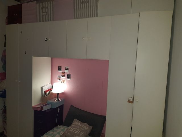 Habitación armario y cama plegable de segunda mano por 120 € en