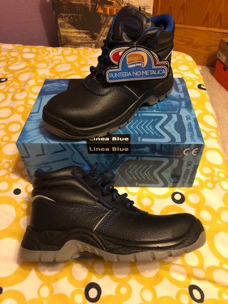 Botas de seguridad Skarppa NUEVAS de segunda mano por 30 EUR en Azuqueca de  Henares en WALLAPOP