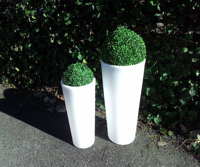 Maceteros y mobiliario led