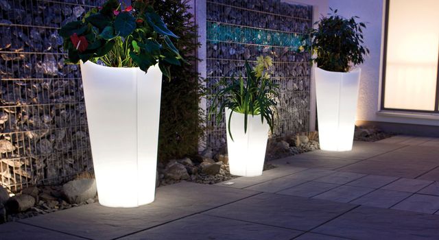 Maceteros y mobiliario led
