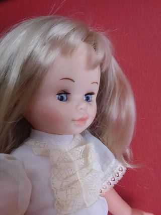 muñeca sally de famosa