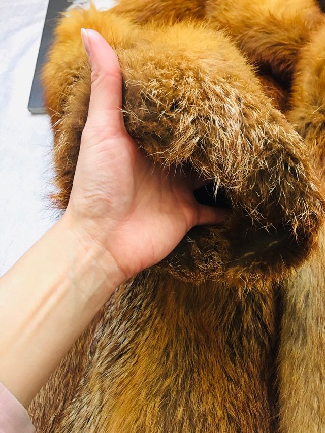 Abrigo de piel de zorro naranja auténtico