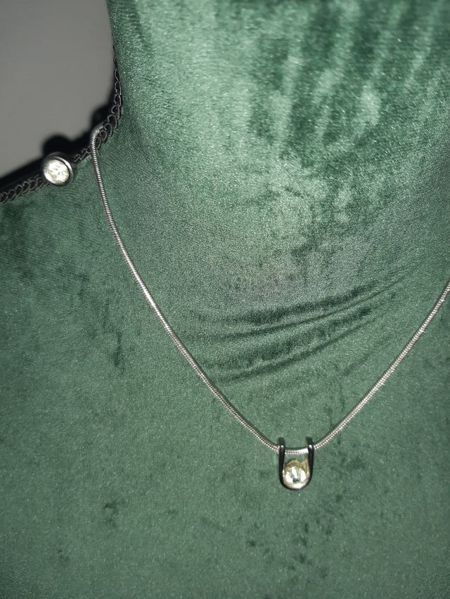 cadena y pendientes bisutería