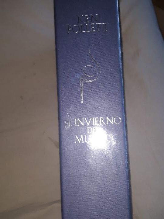 Libro " EL INVIERNO DEL MUNDO"
