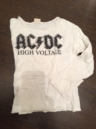camiseta ac dc niña zara