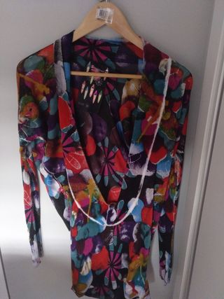 Jersey mujer de desigual de segunda mano por 8 € en Jersey Desigual Mariana negro de mujer.