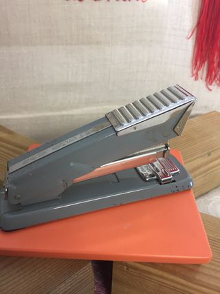 Antigua Grapadora Petrus 232. de segunda mano por 15 EUR en Getafe en  WALLAPOP