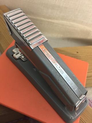 Antigua Grapadora Petrus 232. de segunda mano por 15 EUR en Getafe en  WALLAPOP