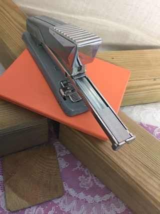 Antigua Grapadora Petrus 232. de segunda mano por 15 EUR en Getafe en  WALLAPOP