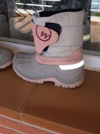 BOTAS APRESKI QUECHUA TALLA 35-36 de segunda mano por 10 EUR en Madrid en  WALLAPOP