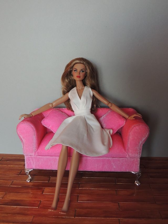 Sofá escala 1:6 para muñecas