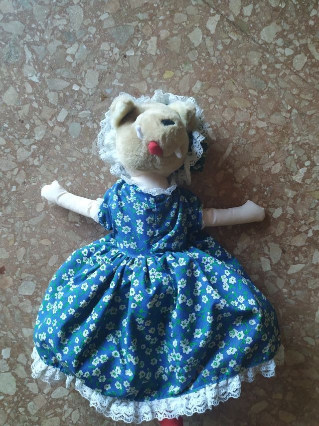 muñeca caperucita(3 personajes)