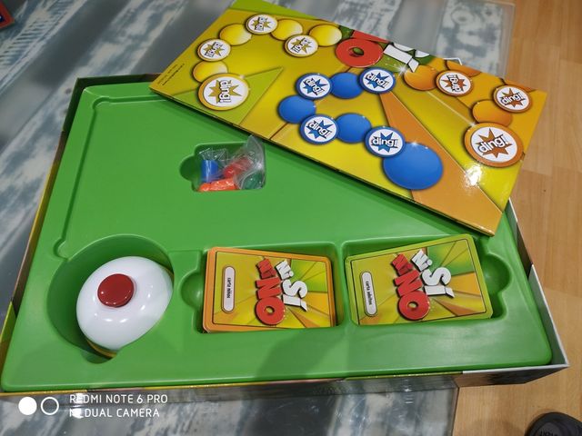 Juego de mesa. Ni Si Ni No.