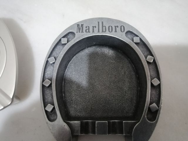 cenicero Marlboro