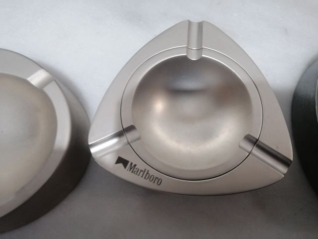 cenicero Marlboro