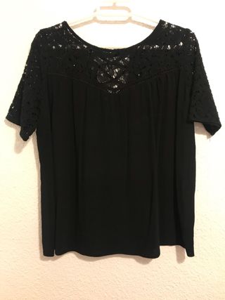 Blusa negra Zara de segunda mano por 6 EUR en Castellón de la Plana en  WALLAPOP