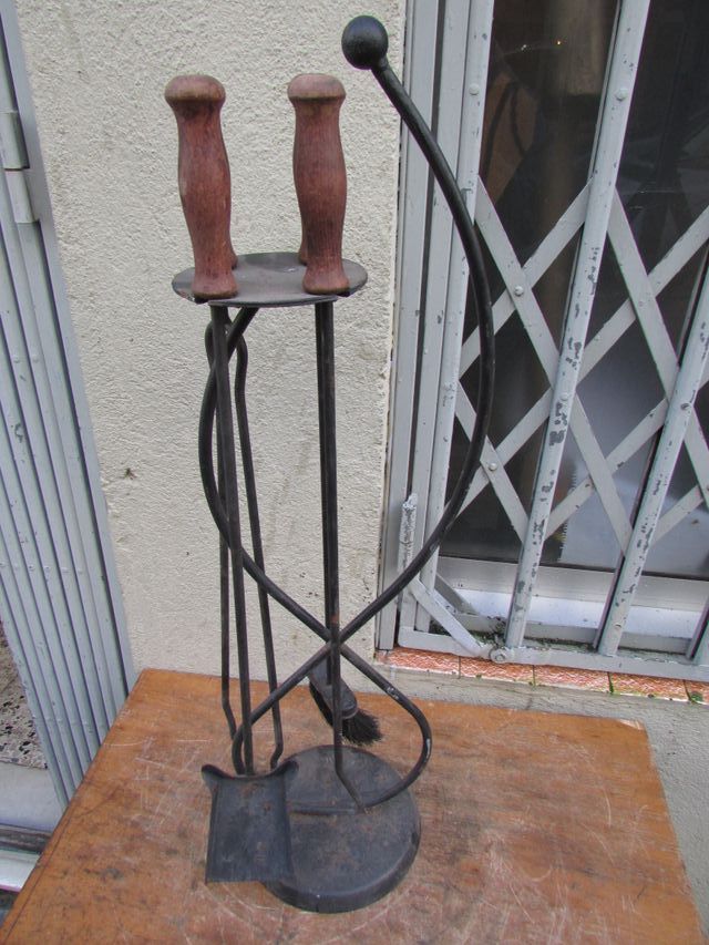 Juego cuatro atizadores chimenea y soporte 77 cms de segunda mano por