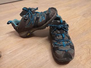 Zapatillas para trekking de segunda mano en la provincia de Deportiva treking chica Merrell de segunda mano por 15 € en