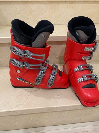 Botas skiar Salomon rojas. de segunda mano por 45 EUR en Rivas-Vaciamadrid  en WALLAPOP