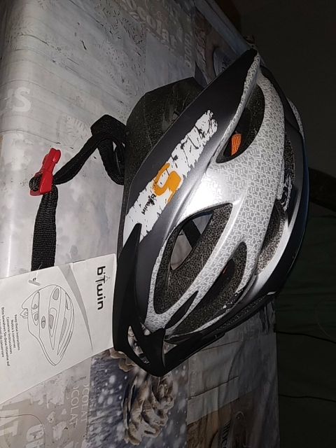 casco btwin talla L NUEVO