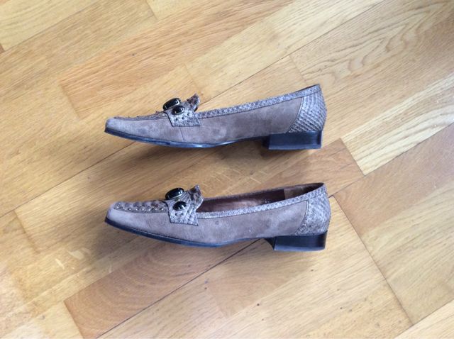 Zapato de ante marrón