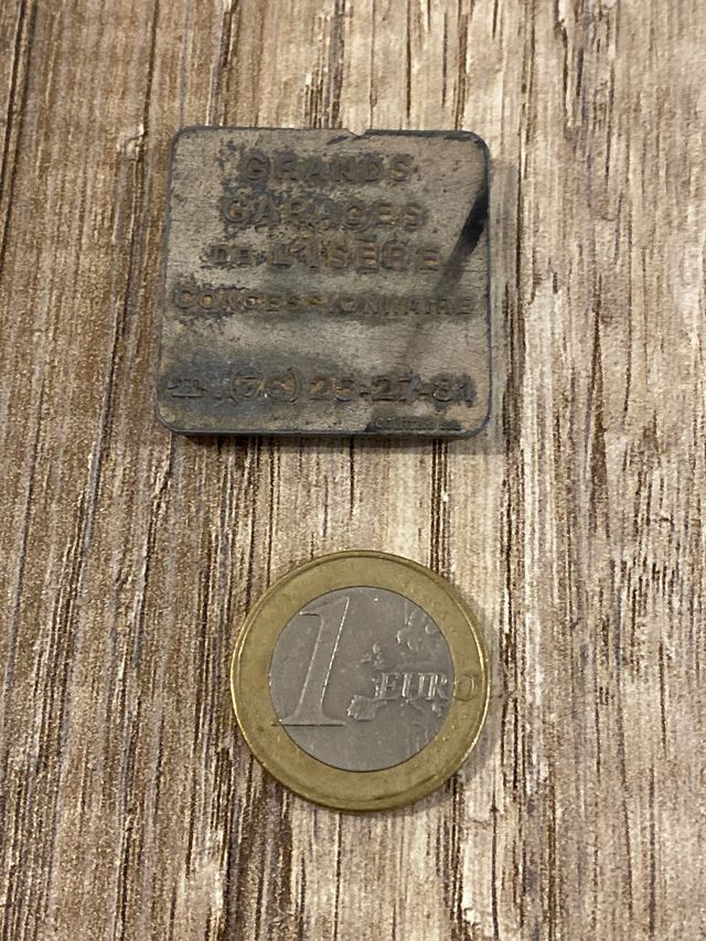 Targa Peugeot francese.