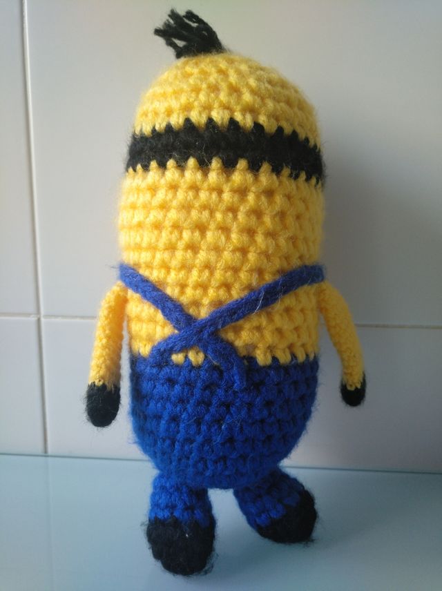 Peluche Minion Stuart crochet