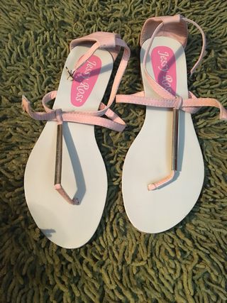 Sandalias planas rosa palo de segunda mano por 2,5 EUR en Valencia en  WALLAPOP
