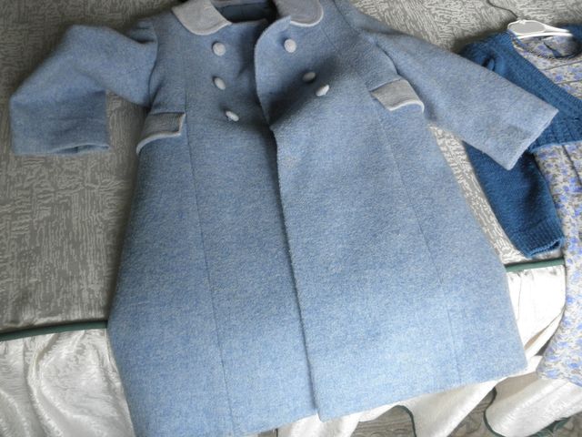 abrigo  con vestido y chaqueta