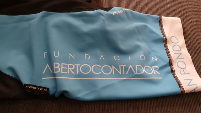 equipación marcha Alberto contador