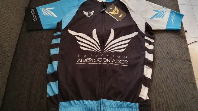 equipación marcha Alberto contador