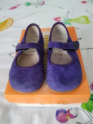 Zapatos Merceditas Niña. Moradas\\/Violetas. T 20 de segunda mano por 15 EUR  en Zaragoza en WALLAPOP