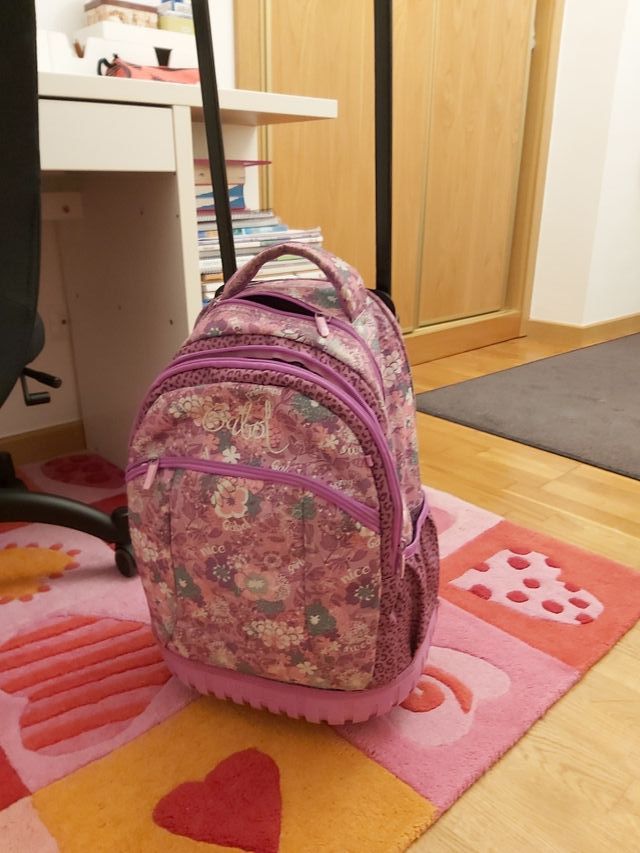 Mochila escolar con carrito