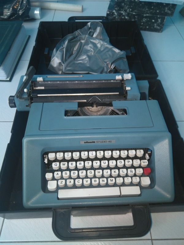Máquina Olivetti Studio 46