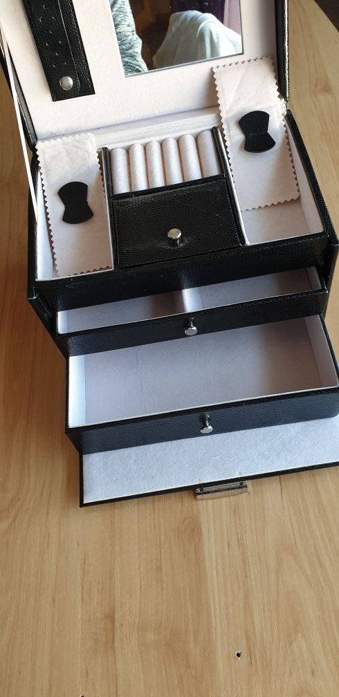 Joyero maletín simil piel