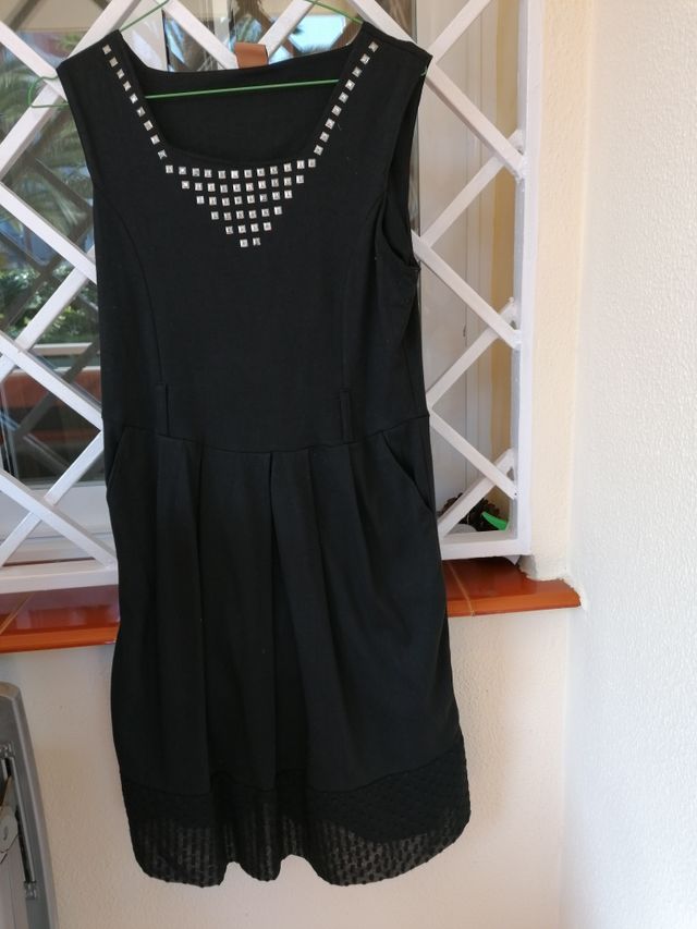 vestido de punto negro