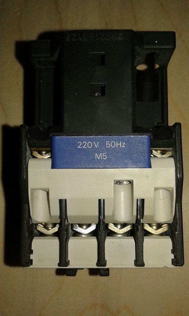 Contactores   25 A     telemecanique