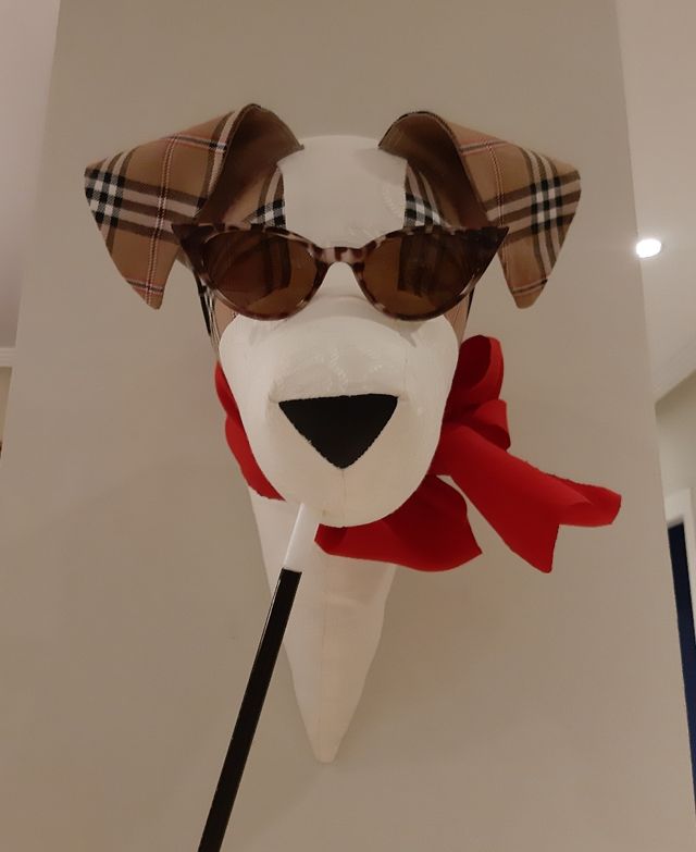 cabeza de perro de tela de DeSandra