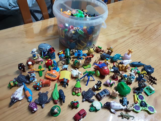 HUEVOS KINDER, SORPRESAS