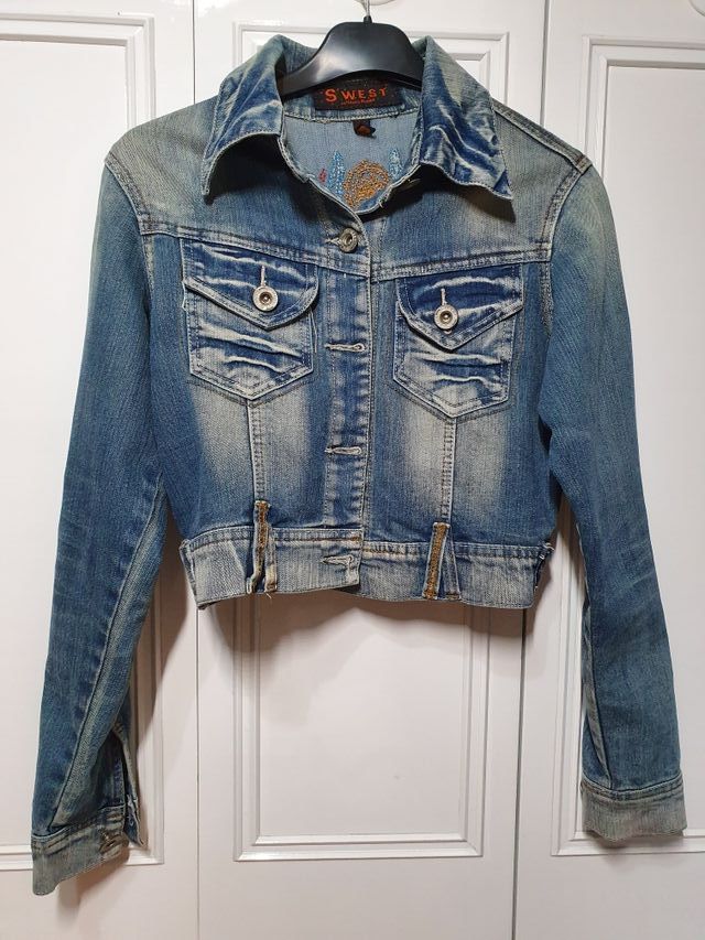 Chaqueta vaquera corta